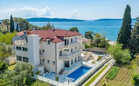 Hotel Riva Kastela With Swimming Pool