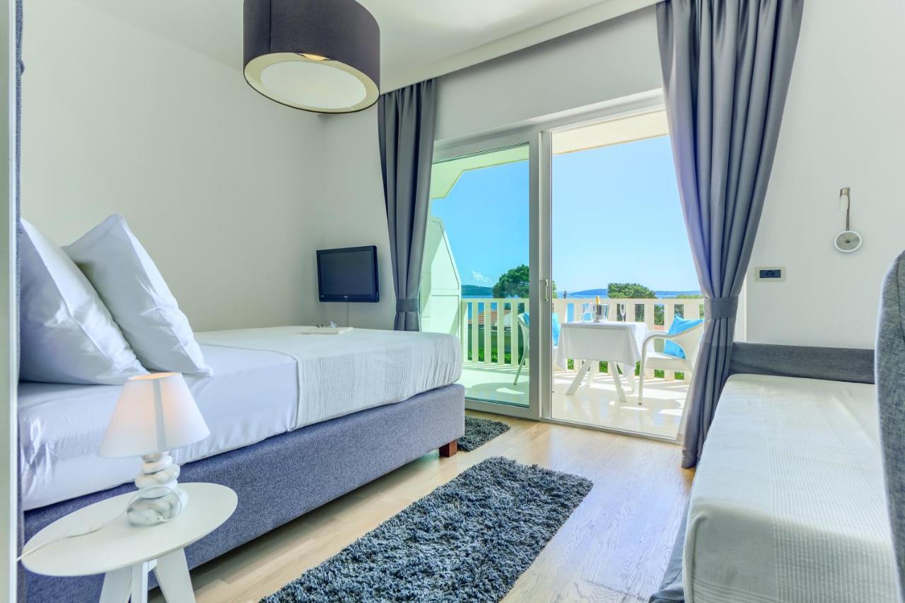 Hotel Riva Kastela With Swimming Pool Экстерьер фото
