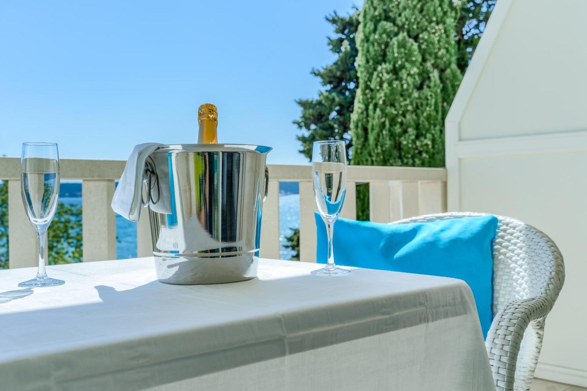 Hotel Riva Kastela With Swimming Pool Номер фото