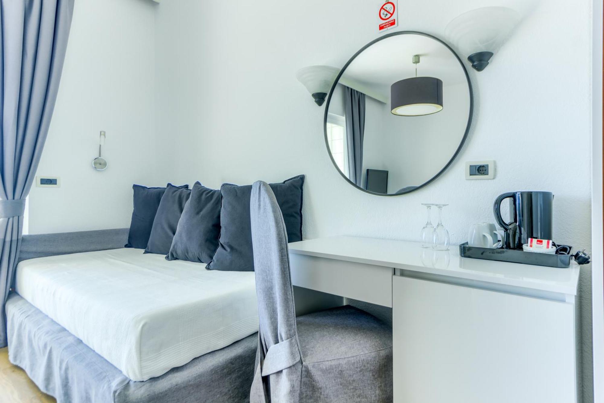 Hotel Riva Kastela With Swimming Pool Номер фото