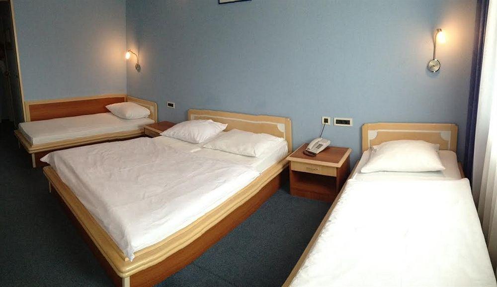 Hotel Riva Kastela With Swimming Pool Экстерьер фото